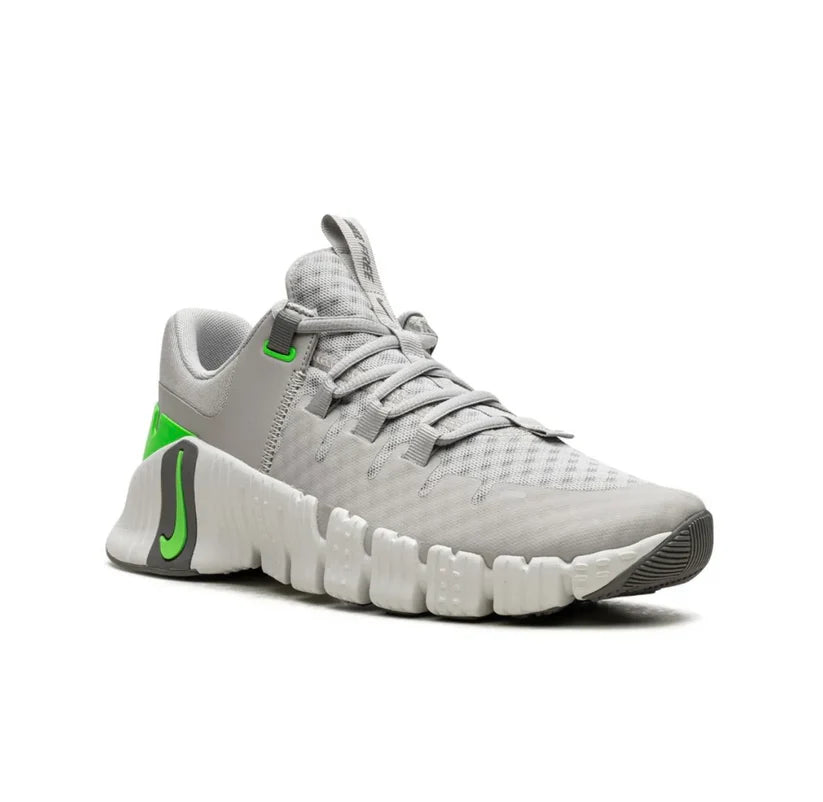 Nike free metcon gray green