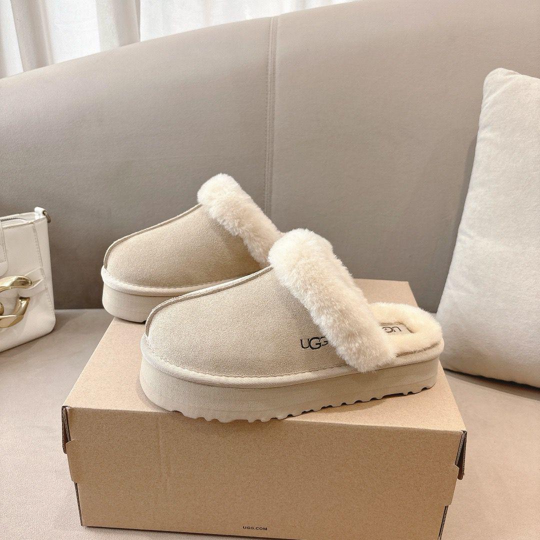 Ugg Cream suede Slippers
