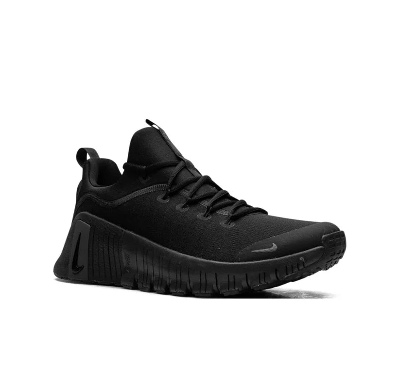 Nike free metcon triple black