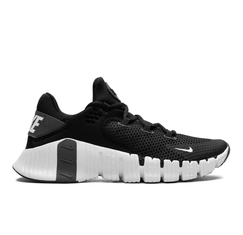 Nike free metcon black white