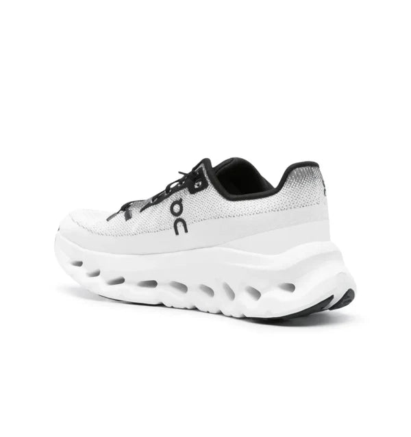On Cloud White Black