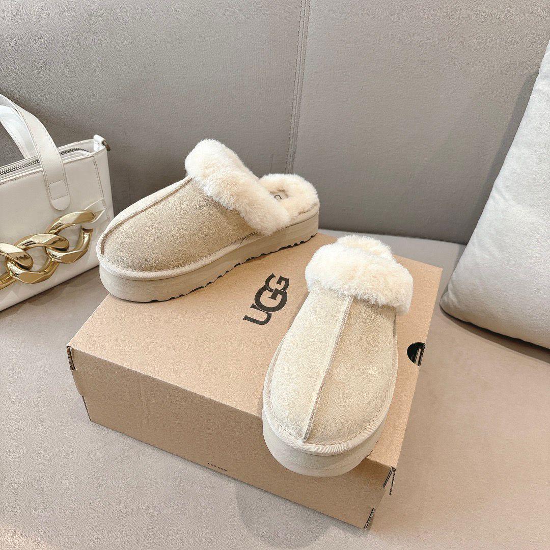 Ugg Cream suede Slippers